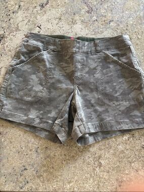 SPANX Olive Camo Utility Shorts